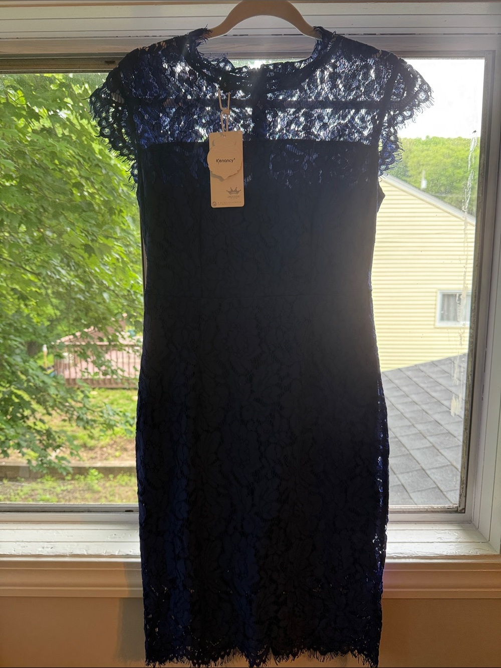 Elegant Navy Lace Sheath Dress with Cap Sleeves